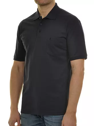 RAGMAN | Poloshirt
Marque : RAGMAN
Couleur : noir
Catégories : Mode, Homme
Mots-clés : Grandes tailles

Longueur des manches : Manches courtes
Matière : Coton, Polyester / Polyamide, Piqué
Forme du col : Col polo
Motif : Uni
Coupe (vêtements d'extérieur) : R | blau